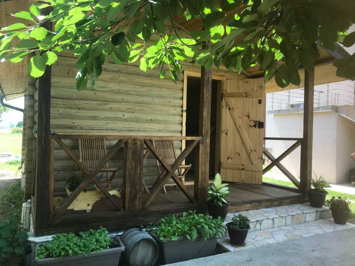 Golubovci Eko Apartmani Krackovic מראה חיצוני תמונה