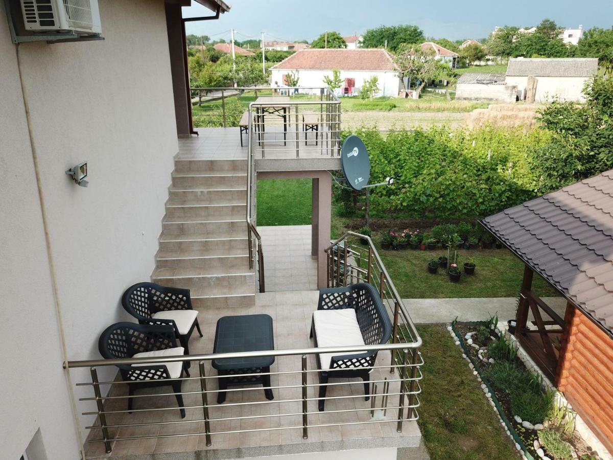 Golubovci Eko Apartmani Krackovic מראה חיצוני תמונה